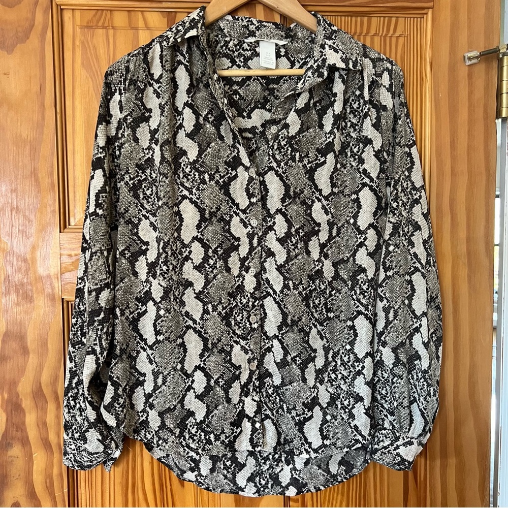 H&M Snakeskin Print Blouse | Size 2